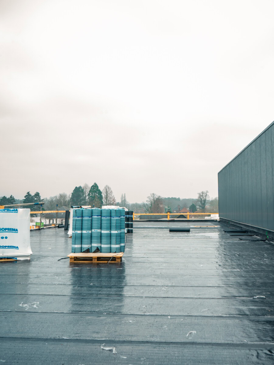 Afgewerkt plat dak voor Wilms in Meerhout