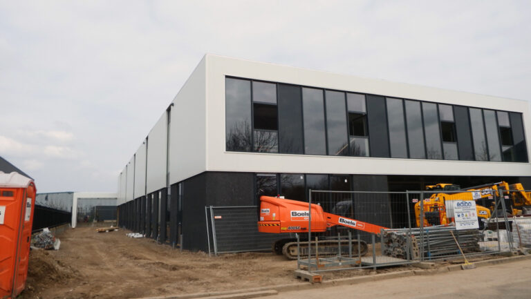 Dakbedekking voor de industriële bakkerij De Lekkerbek